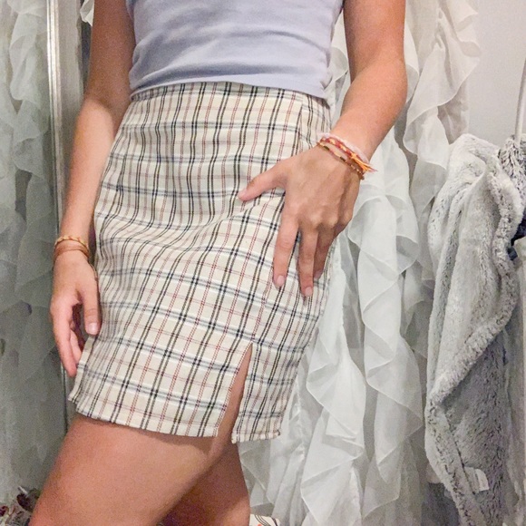 super cute plaid pencil skirt! - Picture 2 of 4